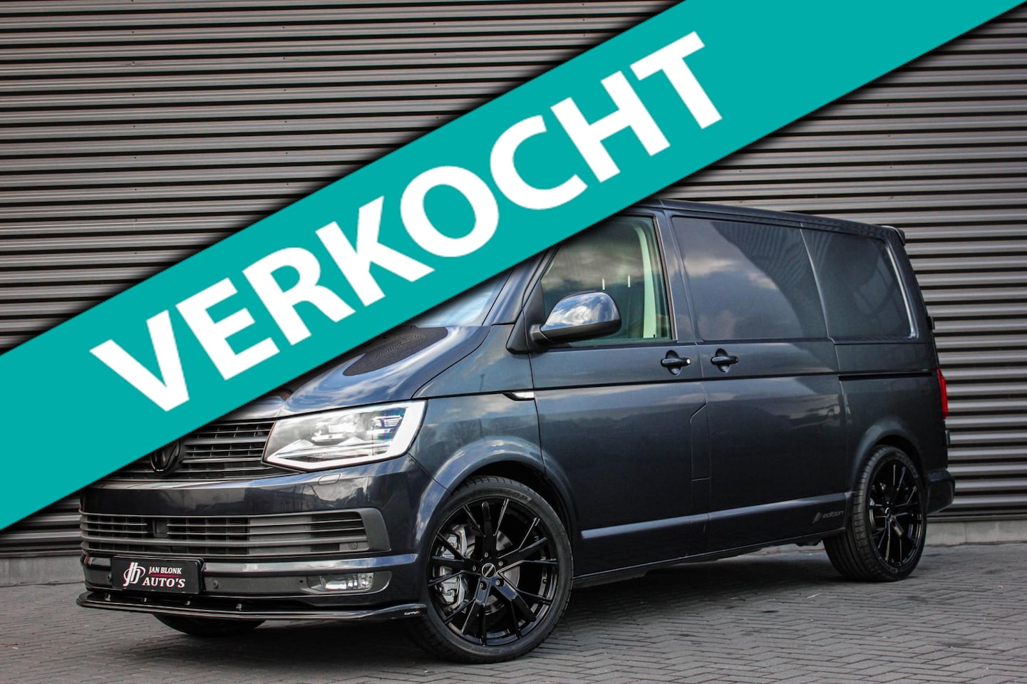 Volkswagen Transporter - 2.0 TDI L1H1 4Motion Highline 199PK BLEU METALLIC / LEDEREN BEKLEDING / VERLAGING / NAVIGA - AutoWereld.nl