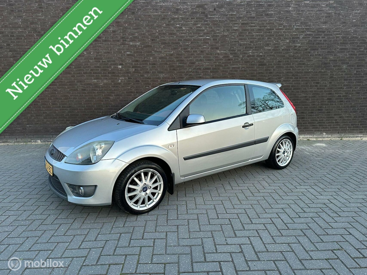 Ford Fiesta - 1.6-16V Sport ST|Kuipstoelen|Airco|Sportief| - AutoWereld.nl