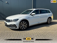 Volkswagen Passat Variant - GTE Business * Camera * Cruise * Rijstrooksensor * AppleCarPlay