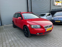 Volvo V50 - 2.5 T5 AWD Momentum XENON/TREKHAAK/STOELVERWARMING