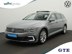 Volkswagen Passat Variant - 1.4 TSI 218 pk DSG PHEV GTE Business | Panoramadak | Achteruitrijcamera | Stoelverwarming