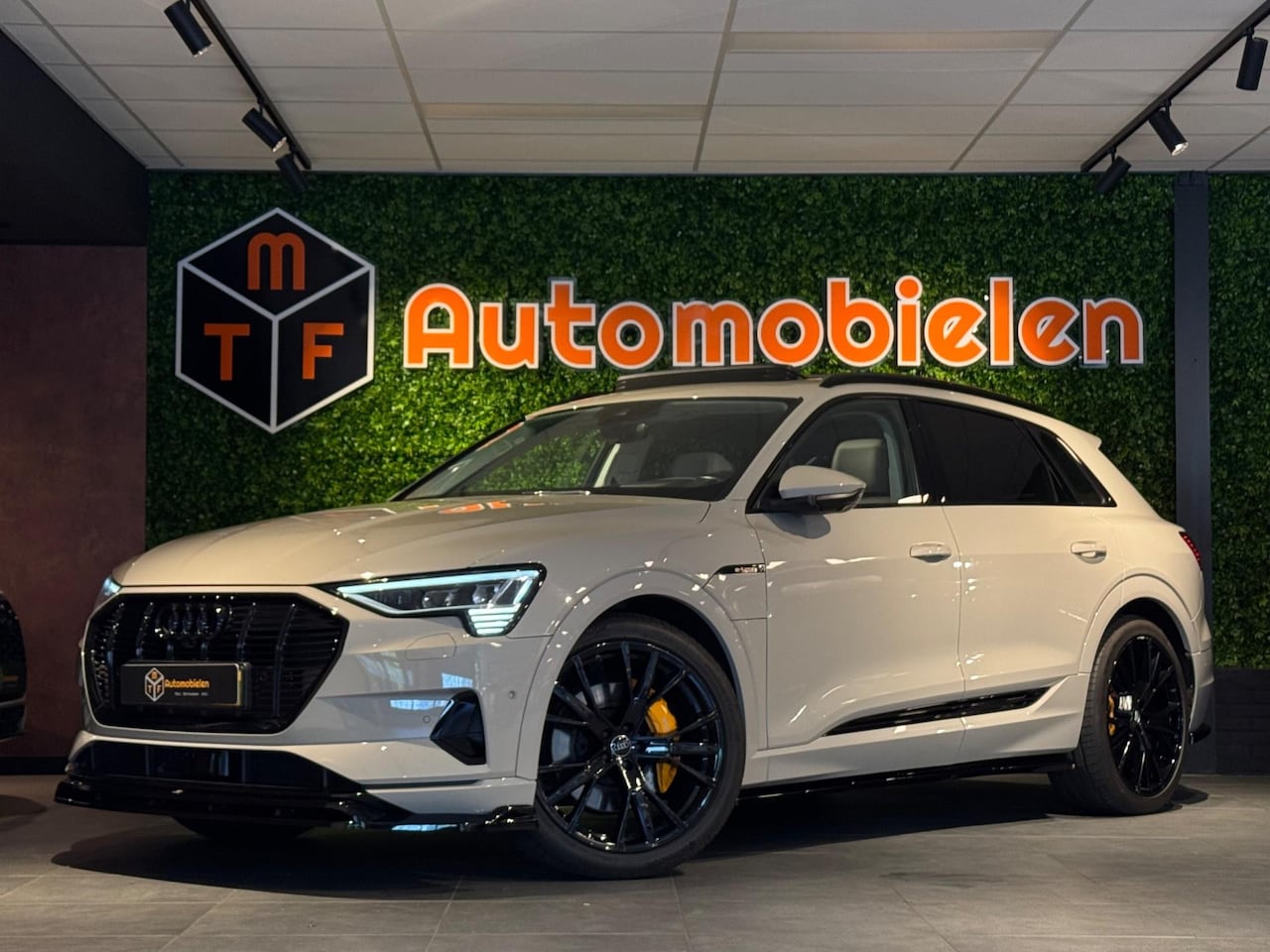Audi e-tron - E-tron 55 QUATTRO 95 kWh |LUCHTVERING|B&O|NWPRIJS€103.154,- - AutoWereld.nl