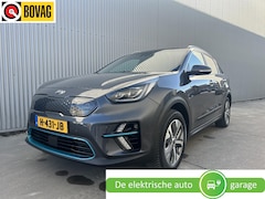 Kia e-Niro - ExecutiveLine 64 kWh | Trekhaak | All season | leder| alle stoelen verwarmbaar| climate co