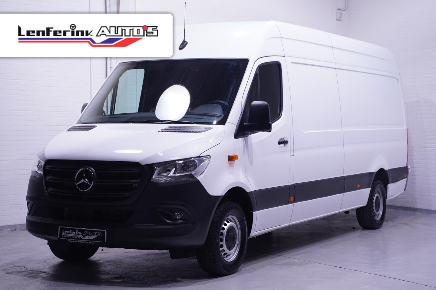 Mercedes-Benz Sprinter - 315 CDI 150 pk L3H2 Navi, 360 Camera, PDC V+A Laadruimte Pakket, 270 Graden Deuren, 3-Zits - AutoWereld.nl