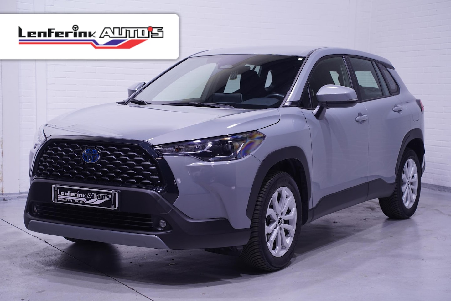 Toyota Corolla Cross - 2.0 High Power Hybrid Active Navi Camera Clima Apple Carplay NAP Rijklaar Fabrieksgarantie - AutoWereld.nl