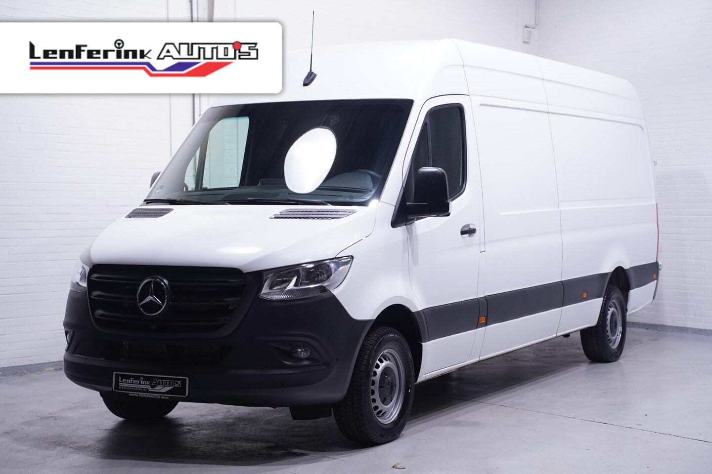 Mercedes-Benz Sprinter - 317 CDI 170 pk L3H2 Airco, 360 Camera Laadruimte Pakket, PDC V+A, 270 Graden Deuren, 3-Zit - AutoWereld.nl