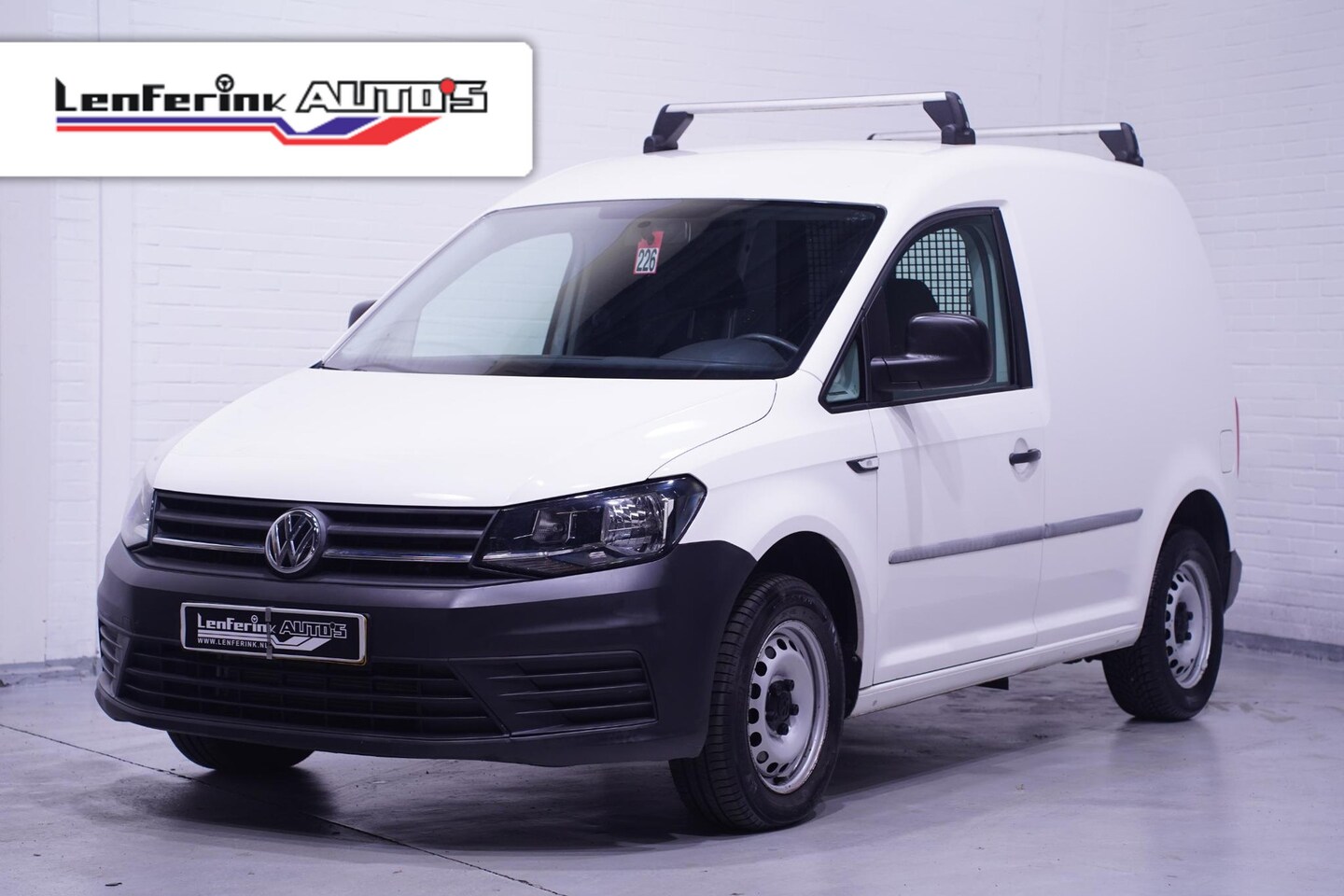 Volkswagen Caddy - 2.0 TDI 75 pk L1H1 Airco, Trekhaak Audio Systeem, NAP, Dakdragers - AutoWereld.nl