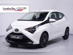 Toyota Aygo - 1.0 VVT-i x-play Achteruitrijcamera Apple Carplay NAP Rijklaar
