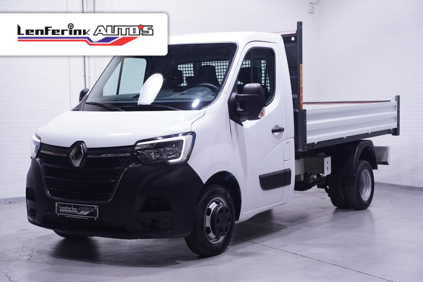 Renault Master - 2.3 DCi 130 pk Dubbel Lucht Kipper, Trekhaak 3.500 kg Airco, LxBxH 320x203x40 cm, 3-Zits - AutoWereld.nl