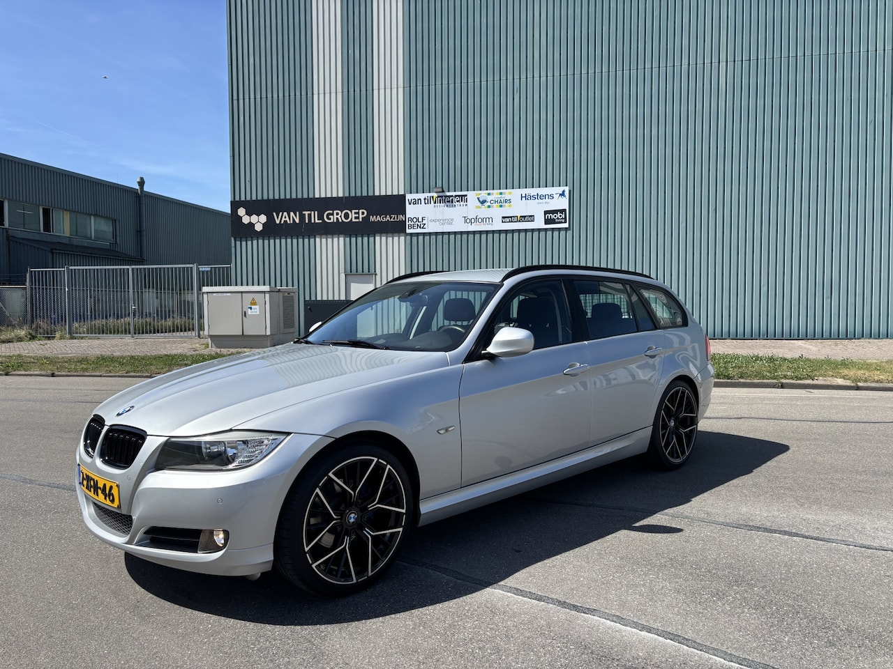 BMW 3-serie Touring - 318i Luxury Line 6-Bak 145 PK. Unieke auto in nieuwstaat !!! Origineel slechts 96.000 KM ! - AutoWereld.nl