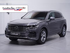 Volkswagen Touareg - 3.0 TDI 232 pk R-Line Grijs Kenteken 2-Zits Navi Camera, Leder Zwart, Luchtvering, Adapt.