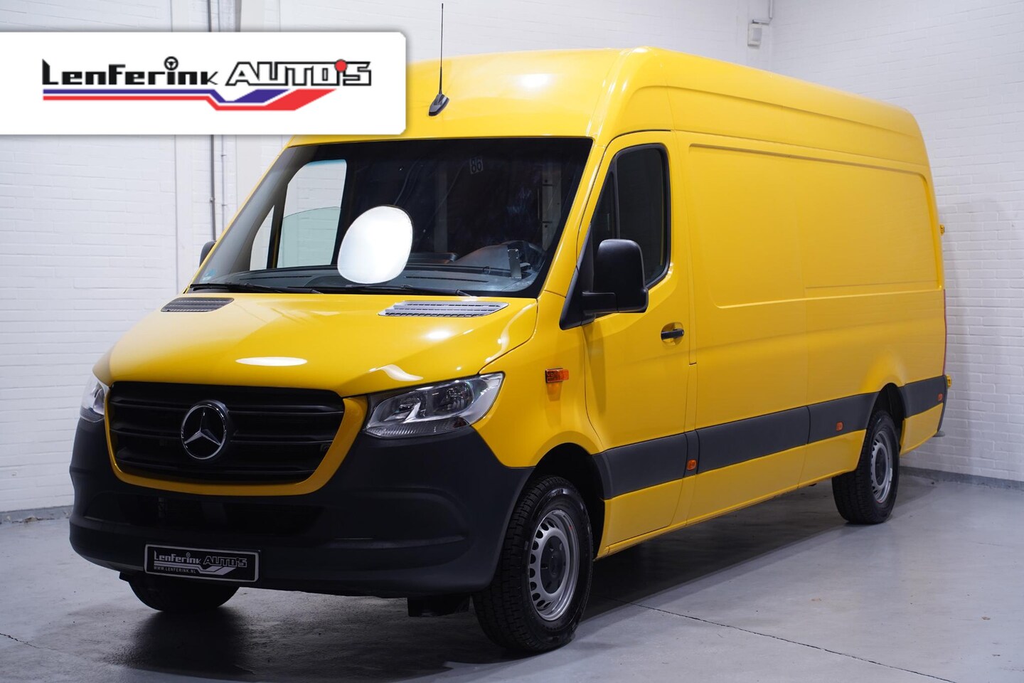 Mercedes-Benz Sprinter - 317 CDI 170 pk L3H2 DHL Edition Navi Opstap achter, 270 Graden Deuren, Laadruimte Pakket, - AutoWereld.nl