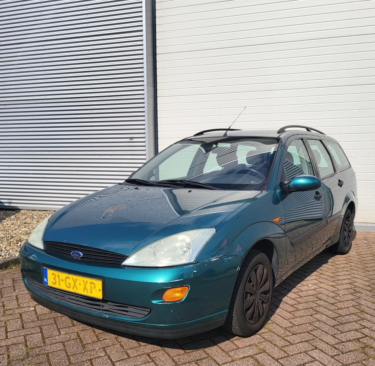 Ford Focus Wagon - 1.6-16V Ambiente Airco Trekhaak - AutoWereld.nl