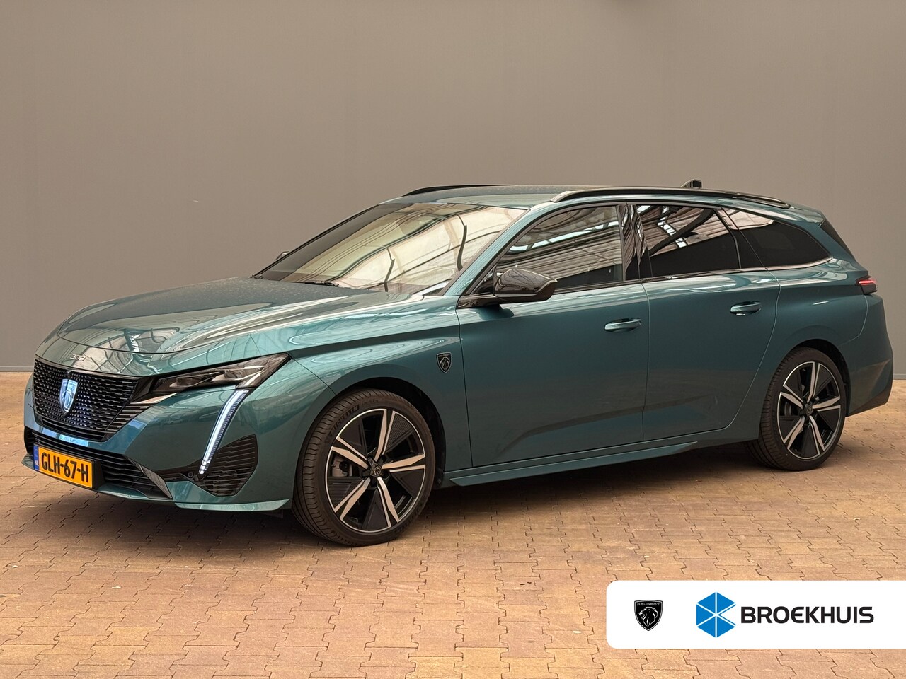 Peugeot 308 SW - Peugeot 1.2 Hybrid 136 e-DCS6 GT | Achteruitrijcamera | Lichtmetalen velgen 18" | Stuurwie - AutoWereld.nl