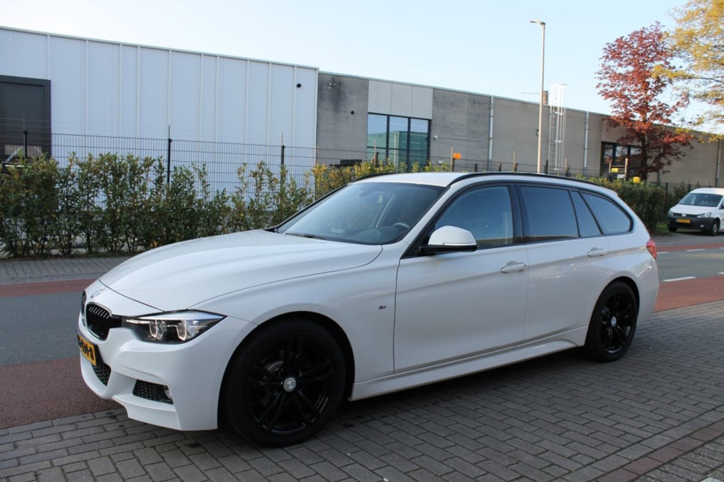 BMW 3-serie - 318i Executive M-Sport - AutoWereld.nl
