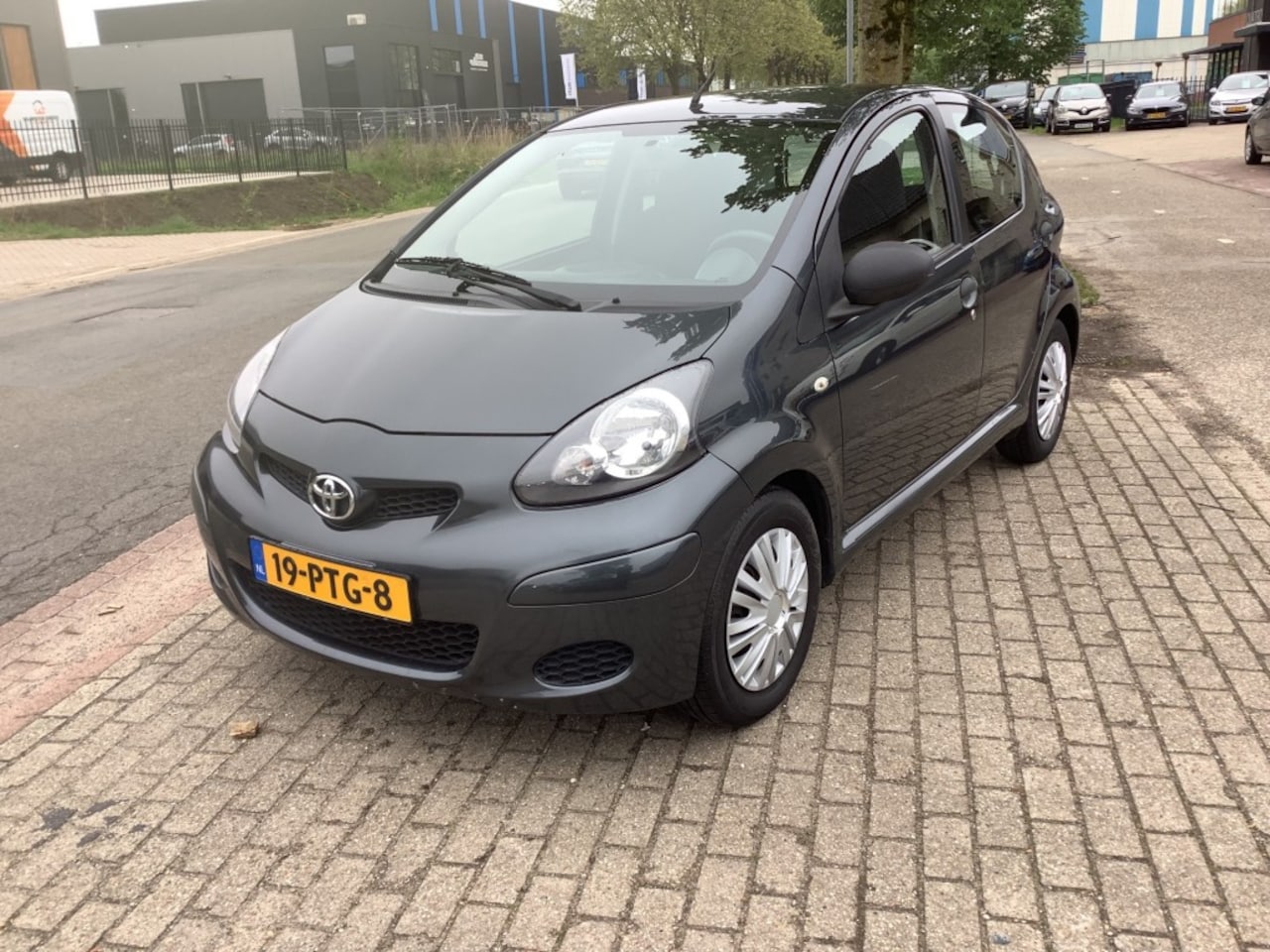 Toyota Aygo - 1.0 VVT-i Comfort 1.0 VVT-I COMFORT - AutoWereld.nl