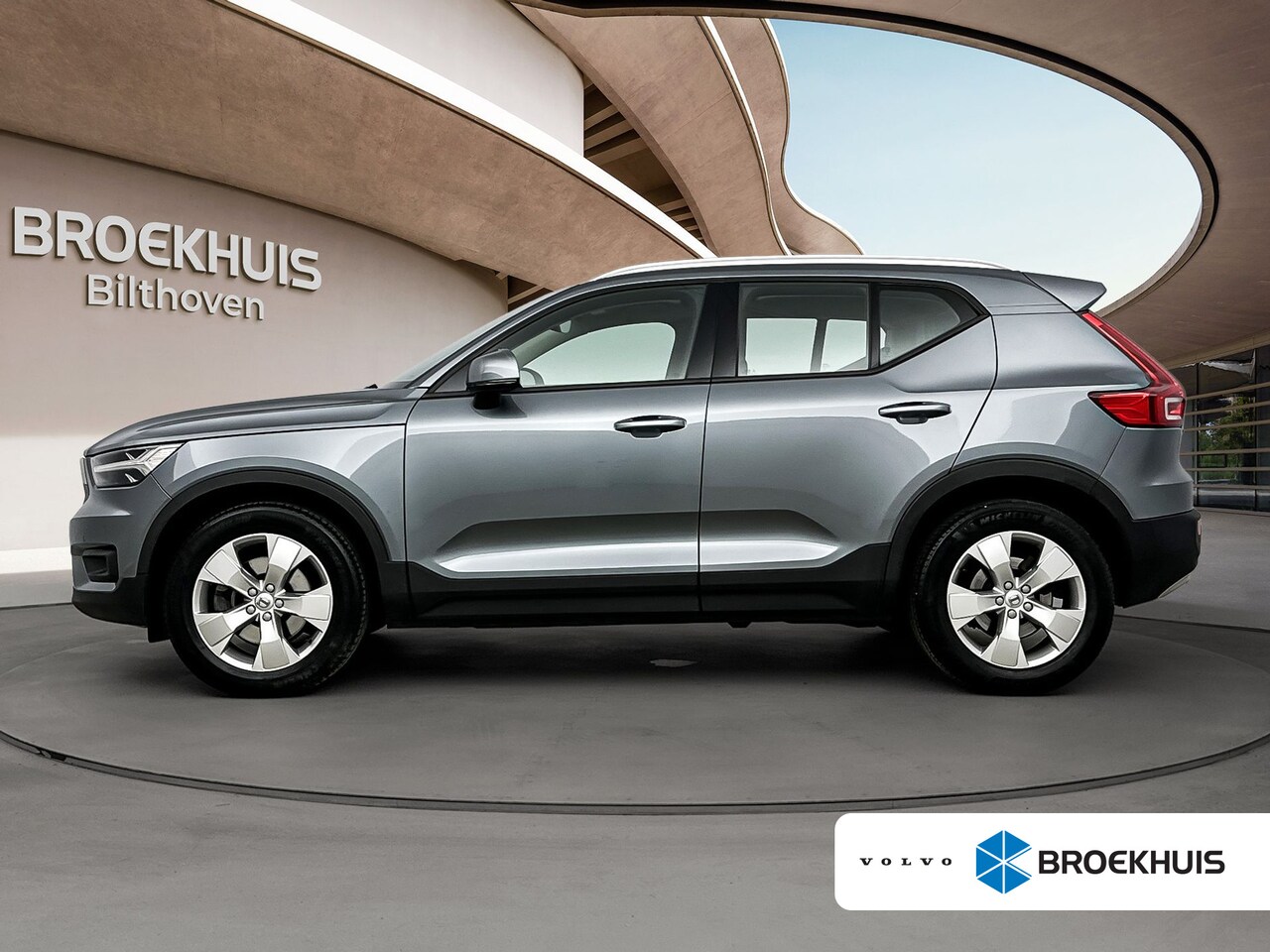 Volvo XC40 - Volvo T4 MOMENTUM | Trekhaak | Camera + PDC | Elektrische achterklep | Navigatie | Stoelve - AutoWereld.nl