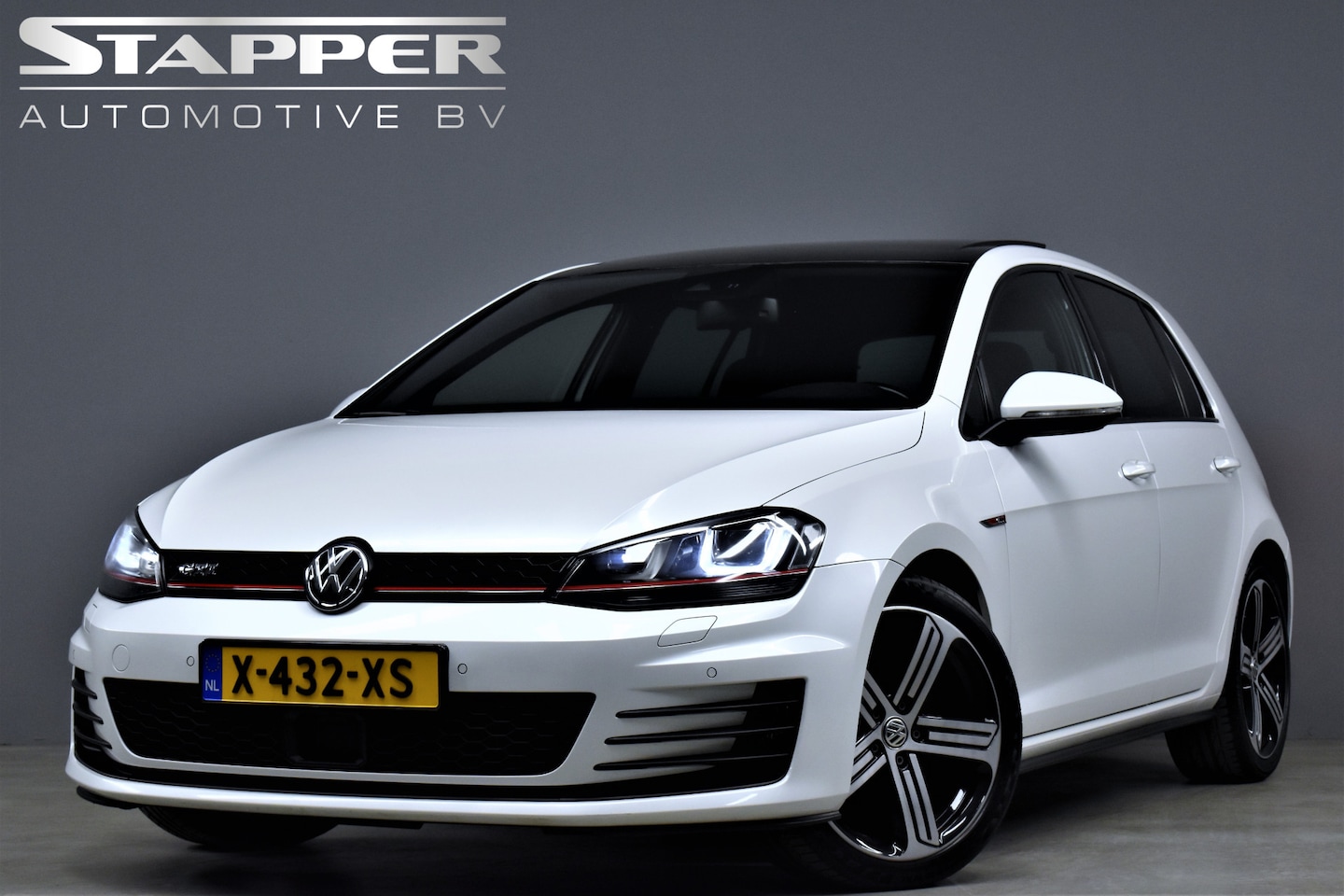 Volkswagen Golf - 2.0 TSI GTI 220pk DSG Pano/Xenon/Navi/Led/Stoelverw./Climate/Helix/Pdc/Lmv18’’ - AutoWereld.nl