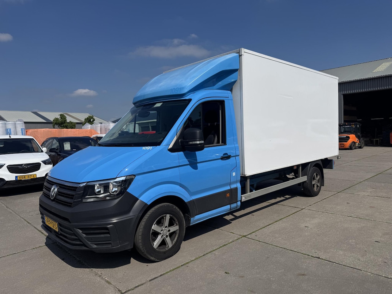 Volkswagen Crafter - 35 2.0 TDI L4 Trendline BAKWAGEN MET DEUREN / EURO 6 / N.A.P / DEALER ONDERHOUDEN - AutoWereld.nl