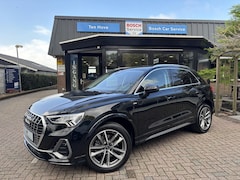 Audi Q3 - 45 TFSIe S-line Stoelver. Trekhaak
