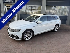 Volkswagen Passat Variant - 1.4 TSI PHEV GTE Business 245pk trekhaak 1600kg Bj 2021 Dealer onderhouden