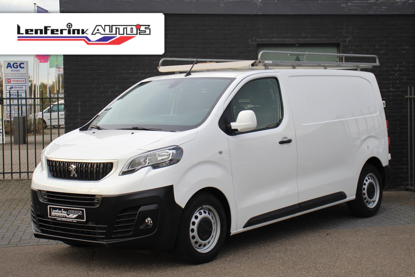 Peugeot Expert - 1.6 BlueHDI 115 pk Navi, Imperiaal, 3-Zits Peugeot Expert 1.6 BlueHDI 115 pk  Navi, Imperi - AutoWereld.nl