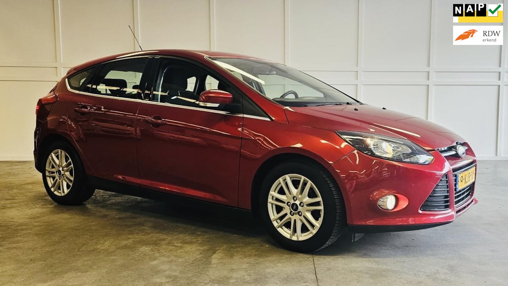 Ford Focus - 1.0 EcoBoost Titanium / Trekhaak / Navi / Cruise - AutoWereld.nl