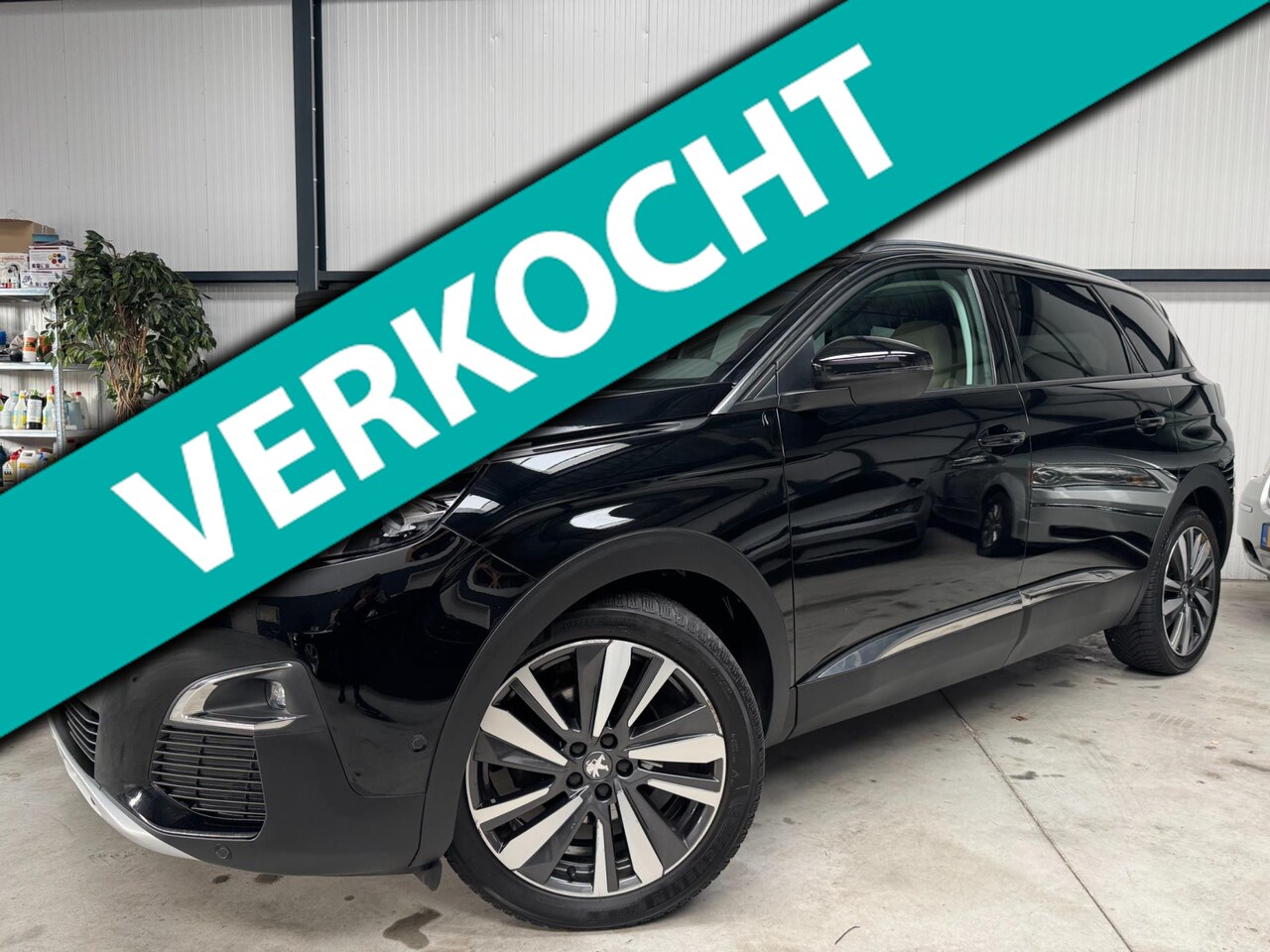 Peugeot 5008 - 1.2 PureTech Blue Lease Premium Panoramadak Leder Trekhaak - AutoWereld.nl