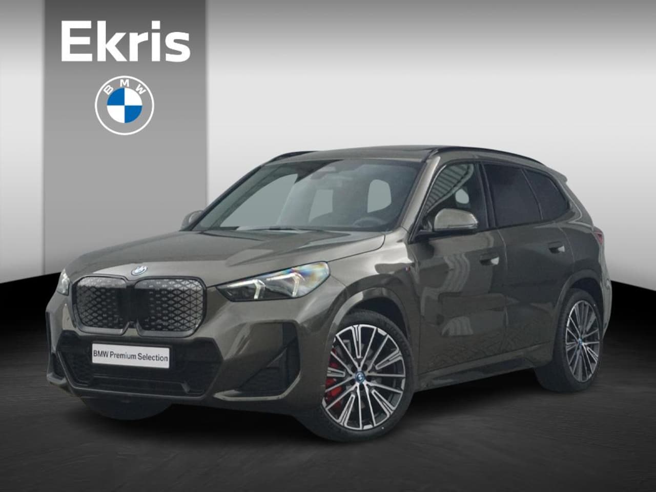 BMW iX1 - eDrive20 M Sportpakket Pro Panorama Dak / Trekhaak / Comfort Acces / Harman Kardon / Innov - AutoWereld.nl