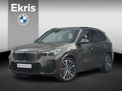 BMW iX1 - eDrive20 M Sportpakket Pro Panorama Dak / Trekhaak / Comfort Acces / Harman Kardon / Innov