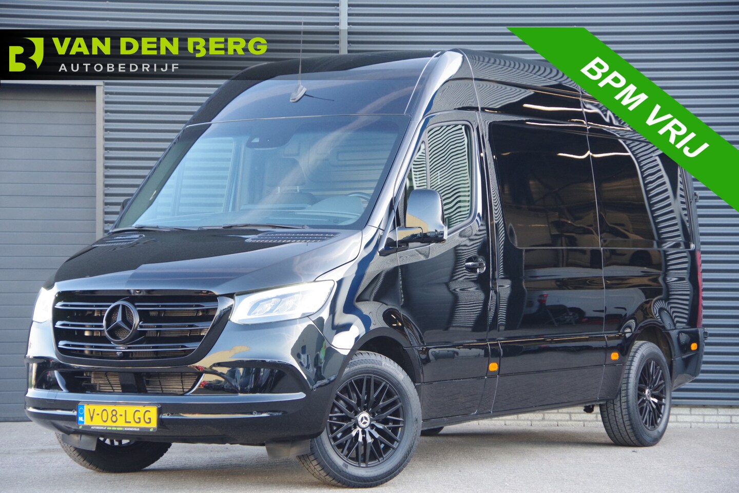 Mercedes-Benz Sprinter - 319 3.0 CDI L2H2 LED, LUCHTVERING, 3.5T TREKHAAK, MBUX 10'', 360 CAMERA, STOELVERWARMING, - AutoWereld.nl