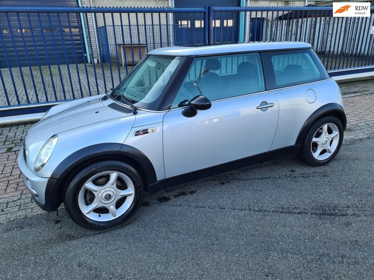 MINI One - Mini 1.6 *AIRCO*CV*PANO*ELEC.RAMEN*16 INCH - AutoWereld.nl