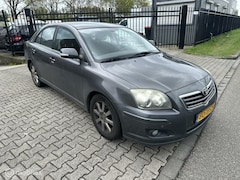 Toyota Avensis - 2.0 VVTi Luna