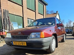 Opel Kadett - 1.6i Beauty