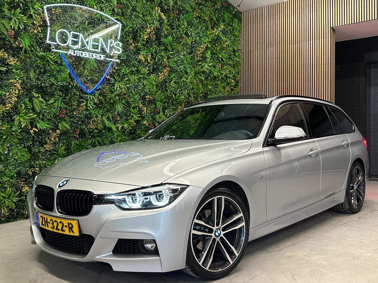 BMW 3-serie Touring - 318i M Sport / Pano / Harman Kardon / Shadow line / CarPlay - AutoWereld.nl