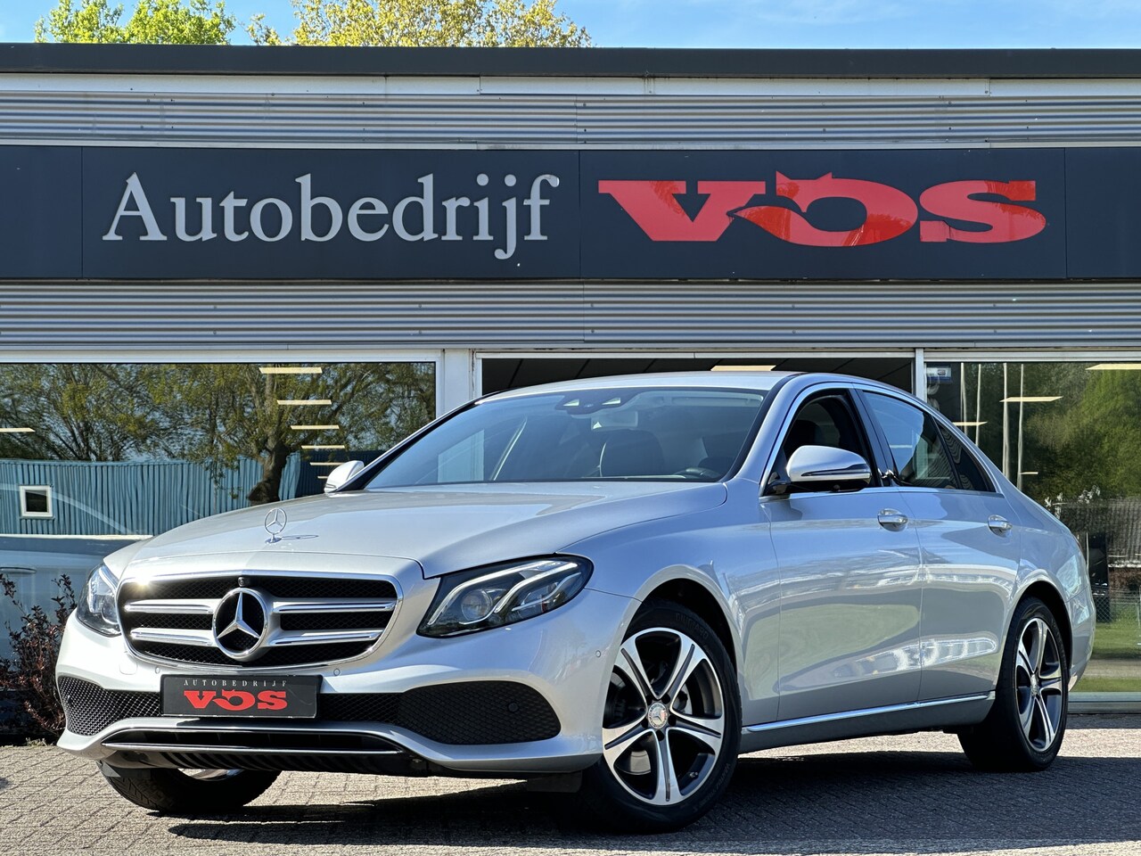 Mercedes-Benz E-klasse - 200 Prestige | Widescreen | 360 Camera | HUD | - AutoWereld.nl