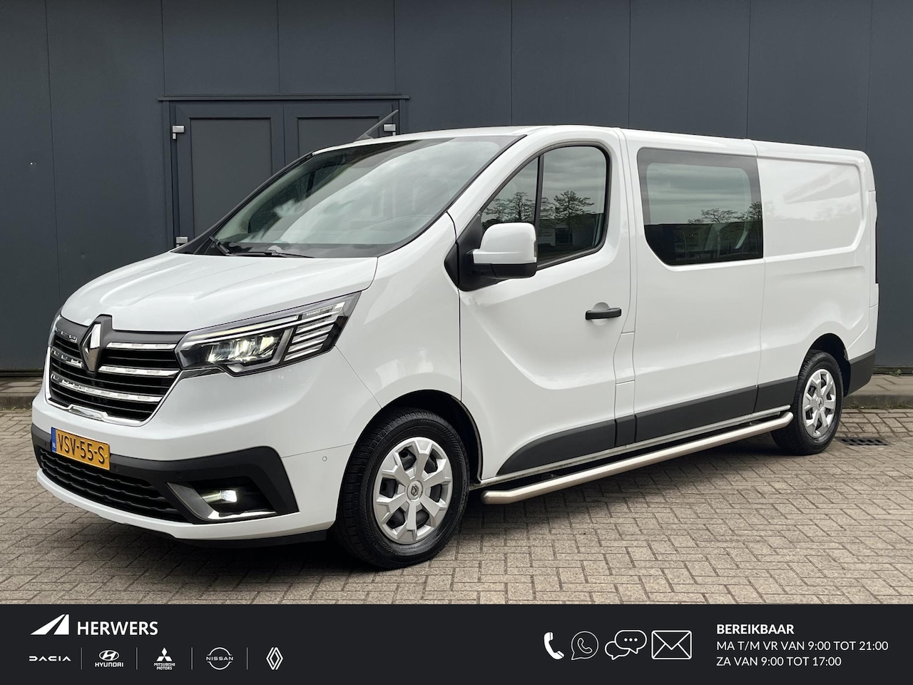 Renault Trafic - 2.0 dCi 130 T29 L2H1 DC Work Edition / Trekhaak (2500KG Trekgewicht) / 6 Persoons / Apple - AutoWereld.nl