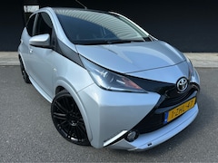 Toyota Aygo - 1.0 VVT-i x-play // Musketier sport pakket // Uniek //