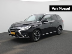 Mitsubishi Outlander - 2.0 PHEV Instyle | Parkeersensoren | Achteruitrijcamera | Lederen Bekleding | Stoelverwarm