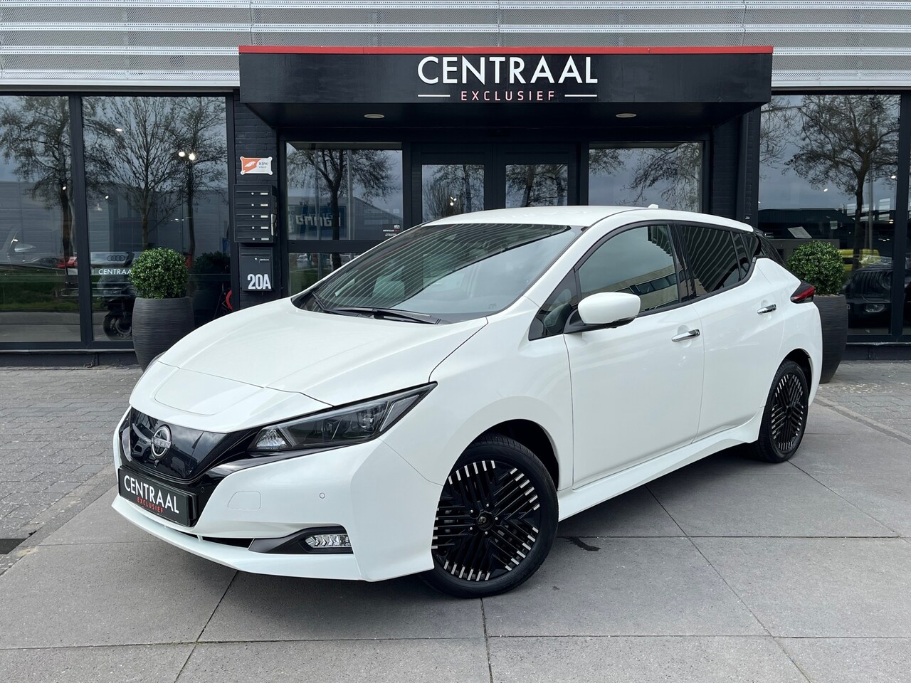 Nissan LEAF - E+ N-Connecta 62 kWh 218PK|Navi|360Camera|Carplay|ACC|Keyless|DAB|Stoelverwarming|NL-Auto - AutoWereld.nl