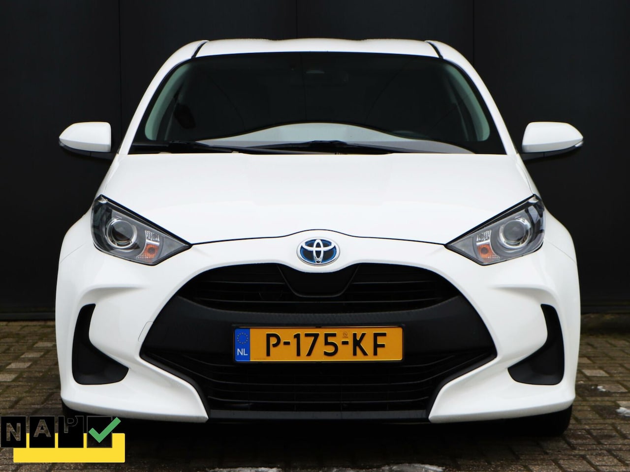 Toyota Yaris - 1.5 Hybrid Comfort DAB|Camera|Navi|Carplay - AutoWereld.nl