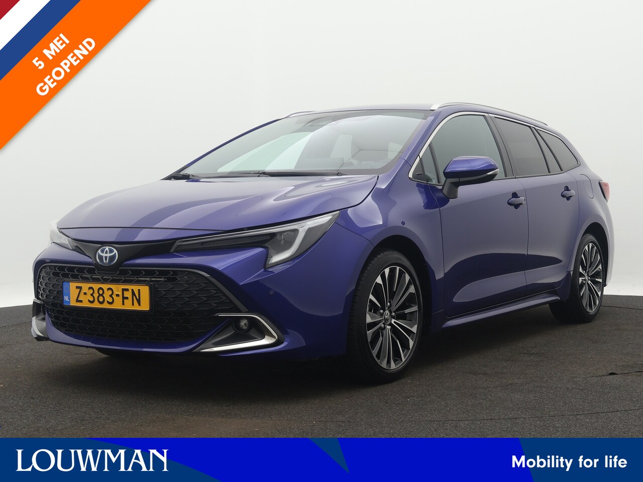 Toyota Corolla Touring Sports - Hybrid 140 Dynamic | Draadloze telefoonlader | Stoelverwarming | LM velgen | Parkeersensor - AutoWereld.nl