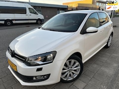 Volkswagen Polo - 1.4i 16V TREND-LINE 2011 LAGE KM STAND 86PK 5-DEURS STOELVERWARMING