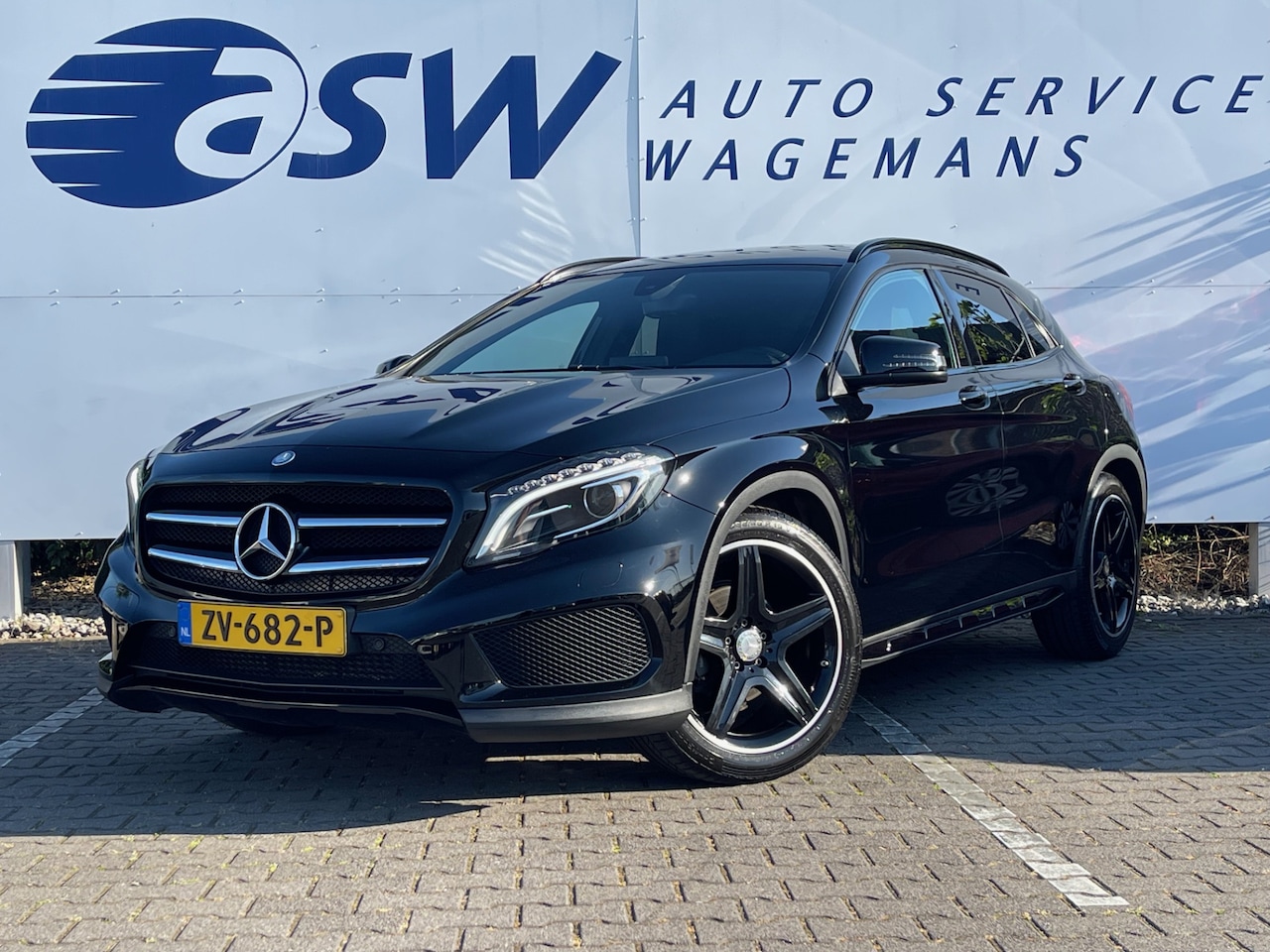 Mercedes-Benz GLA-Klasse - 180 Business Solution AMG | Navi | Camera | Cruise | LED | Airco | 19 inch - AutoWereld.nl