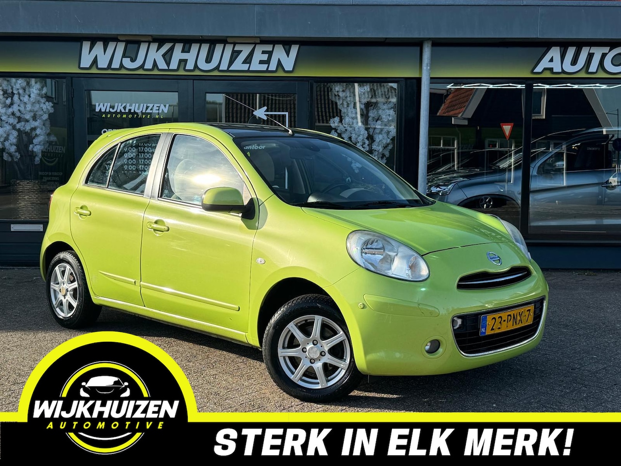 Nissan Micra - 1.2 Tekna met Panorama dak !!! Navigatie !!! Climate !!! - AutoWereld.nl