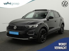 Volkswagen T-Roc - 1.5 TSI 150 pk DSG Sport | Panoramadak | Trekhaak | Achteruitrijcamera | Navigatie