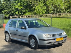 Volkswagen Golf - 1.6-16V Trendline /Airco/