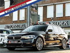 BMW 5-serie Touring - 520i High Exe M-Sport ORG NL PANO TREKHAAK CAMERA ELEK STOEL APPLE CARPLAY BOMVOL