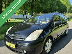 Toyota Prius - 1.5 VVT-i Tech Edition *NEW APK*AUTOMAAT*HYBRID