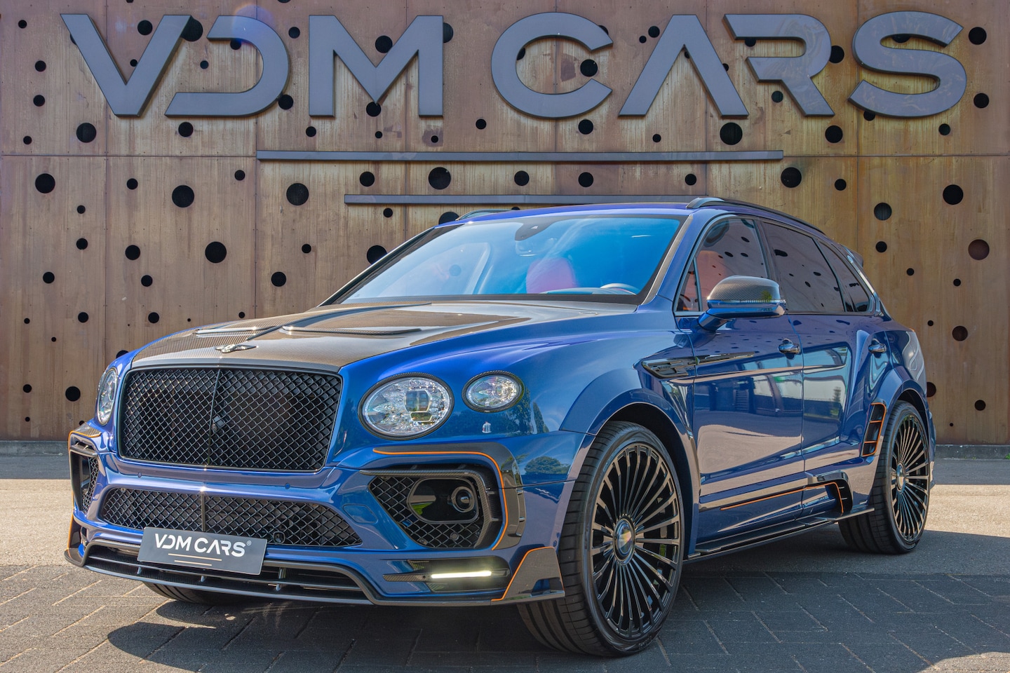 Bentley Bentayga - 4.0 V8 MANSORY MANSORY | Widebody | Carbon | Ceramic | Panorama | Mulliner | - AutoWereld.nl